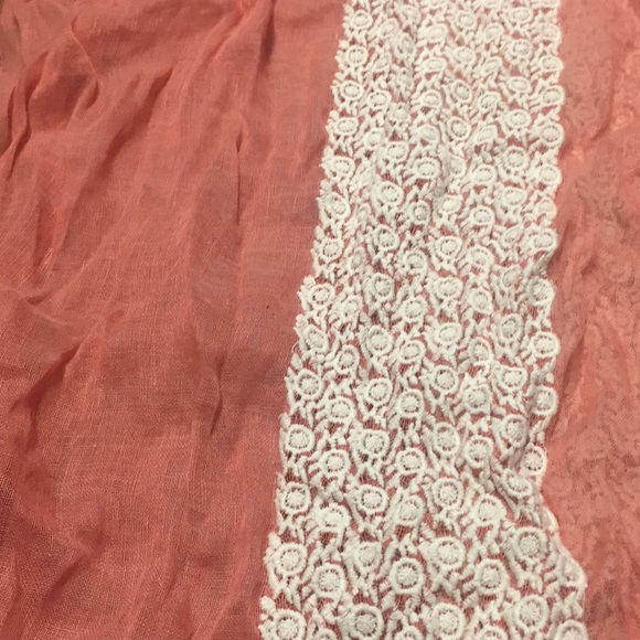 Hang n hold pink scarf never worn NWT - Picture 3 of 4